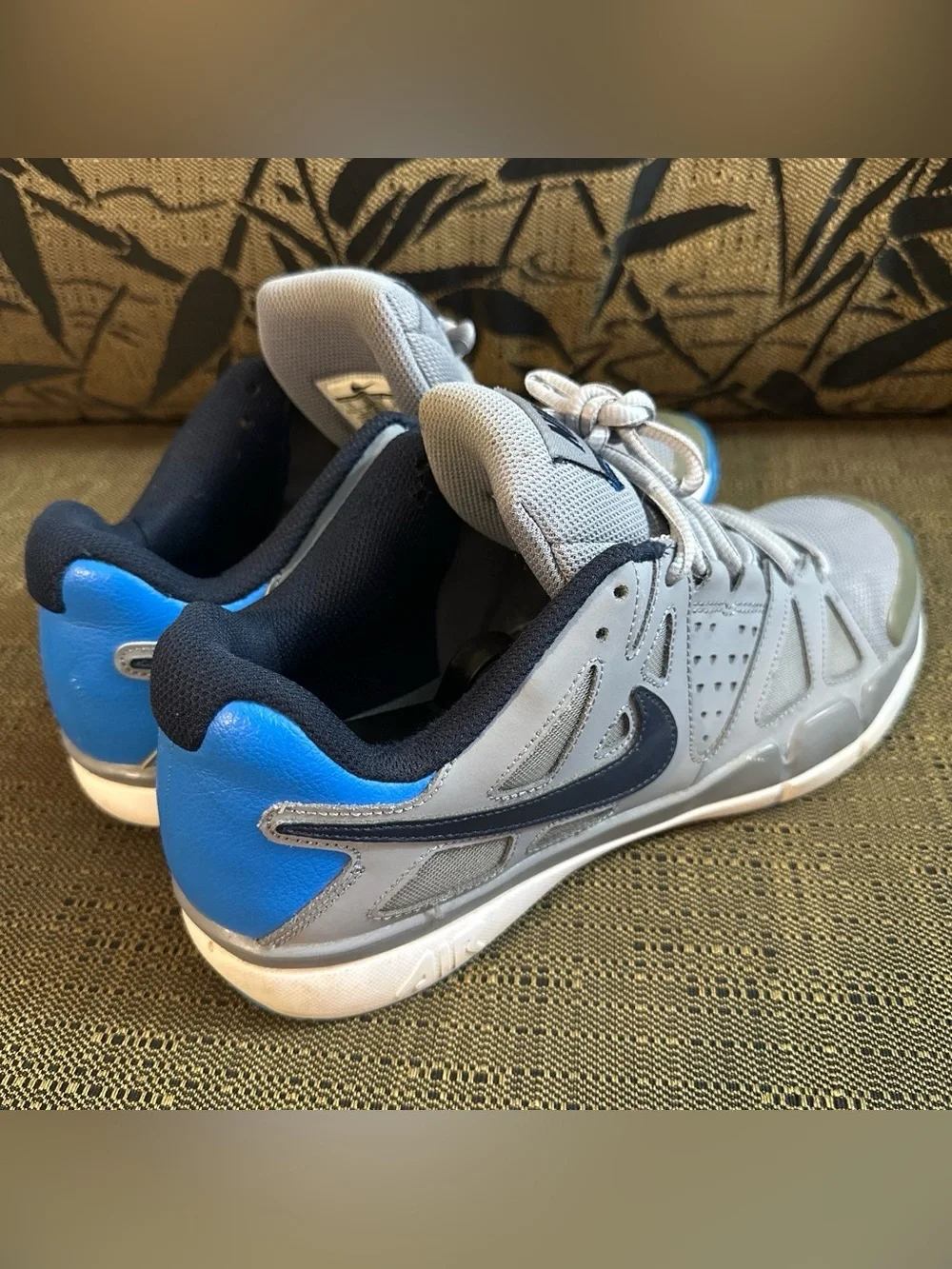 Nike Men’s Gray Vapor Advantage Athletic Training Shoes